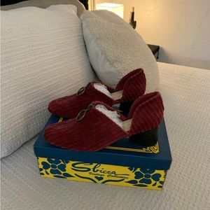Sbicca Wine Corduroy Pumps